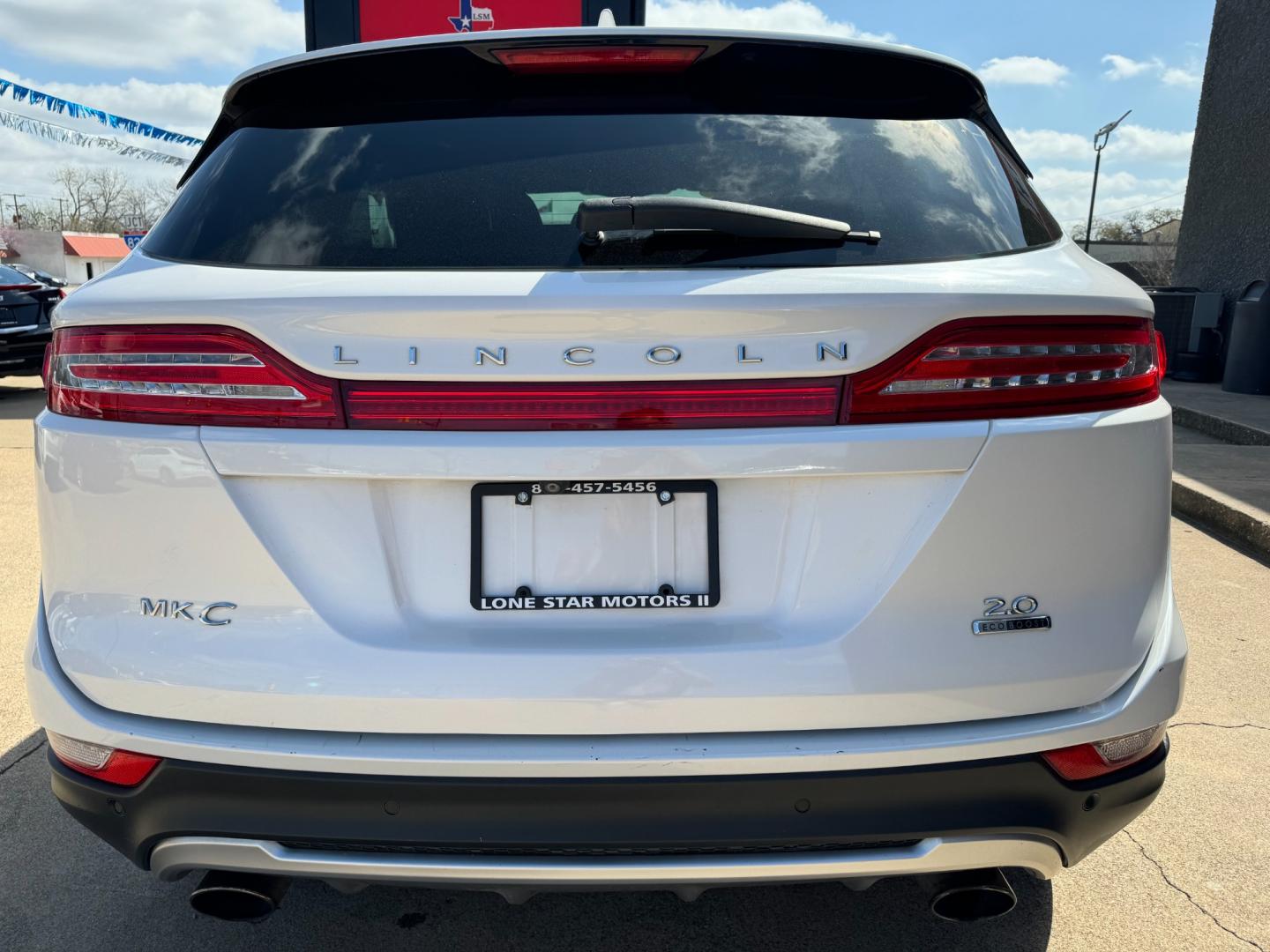 2015 WHITE LINCOLN MKC BASE (5LMCJ1A94FU) , located at 5900 E. Lancaster Ave., Fort Worth, TX, 76112, (817) 457-5456, 0.000000, 0.000000 - Photo#4